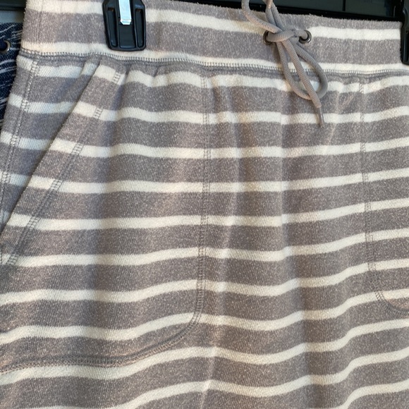 Two Cute Fleecy Joe Fresh Mini Skirts - Size L - Picture 9 of 11